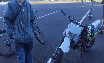 В Новой Москве госавтоинспекторы установили нарушителей, передвигавшихся на питбайках по городу